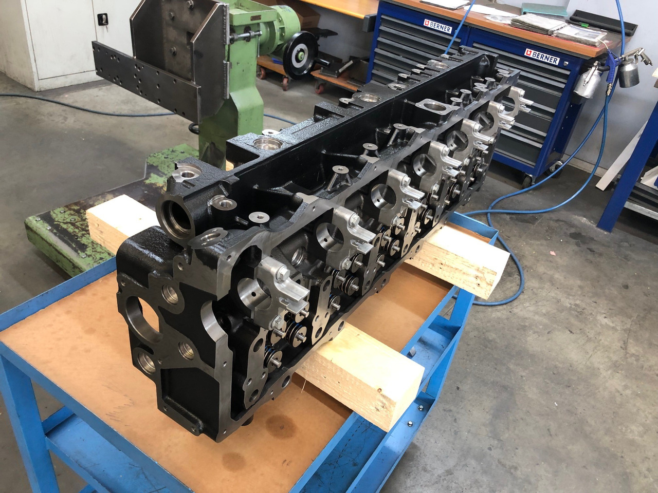 TESTATA MOTORE MAN D2676 EURO6C - Cabezal de bloque: foto 2 TESTATA MOTORE MAN D2676 EURO6C - Cabezal de bloque: foto 2