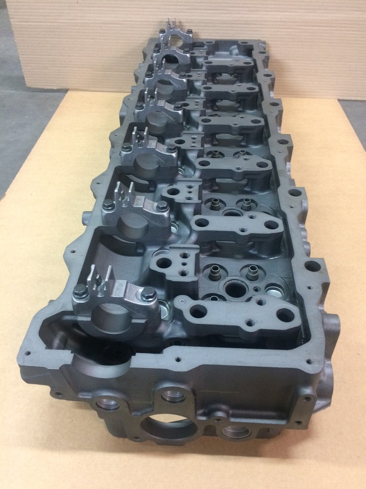 TESTATE MOTORI MAN D2066 - D2676 - NUDE / COMPLETE DI VALVOLE - Cabezal de bloque para Camión: foto 4 TESTATE MOTORI MAN D2066 - D2676 - NUDE / COMPLETE DI VALVOLE - Cabezal de bloque para Camión: foto 4