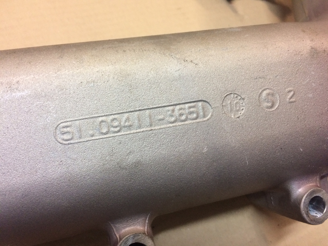 TUBO MANDATA ARIA DI CARICA MAN 51094115165 - Tubo de admisión de aire para Camión: foto 5 TUBO MANDATA ARIA DI CARICA MAN 51094115165 - Tubo de admisión de aire para Camión: foto 5