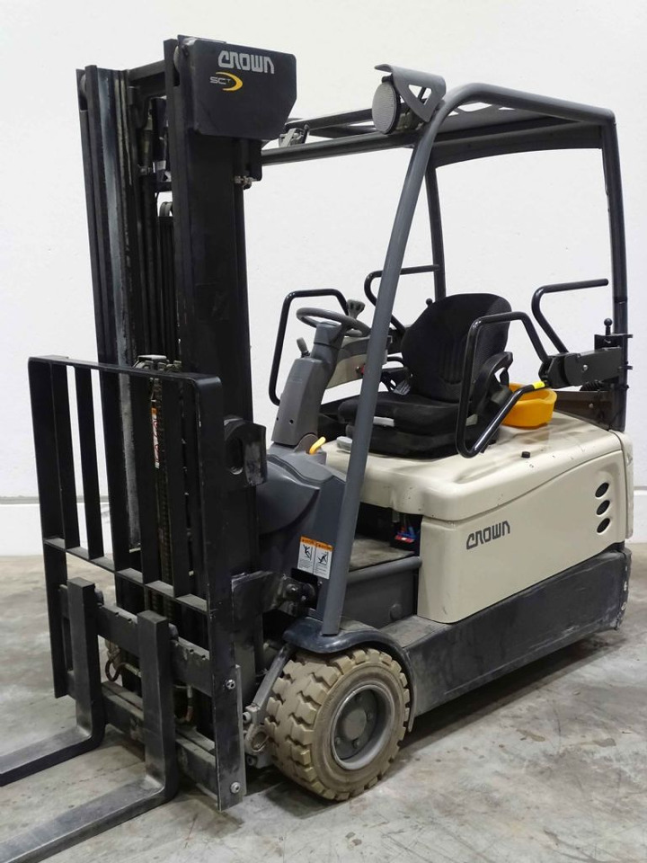 Carretilla elevadora eléctrica Crown SCT6060-2.0: foto 1