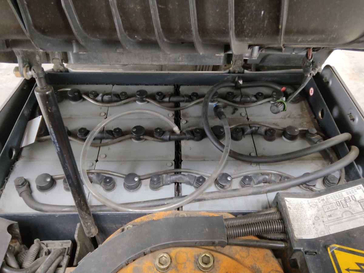 STILL RX50-15 - Carretilla elevadora eléctrica: foto 4 STILL RX50-15 - Carretilla elevadora eléctrica: foto 4