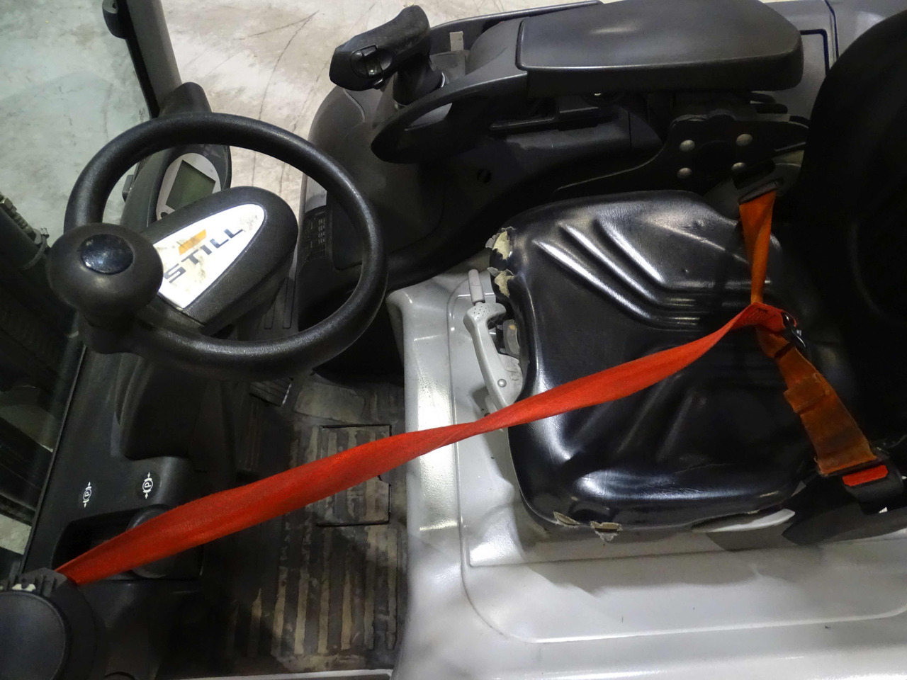 STILL RX60-25 - Carretilla elevadora eléctrica: foto 3 STILL RX60-25 - Carretilla elevadora eléctrica: foto 3