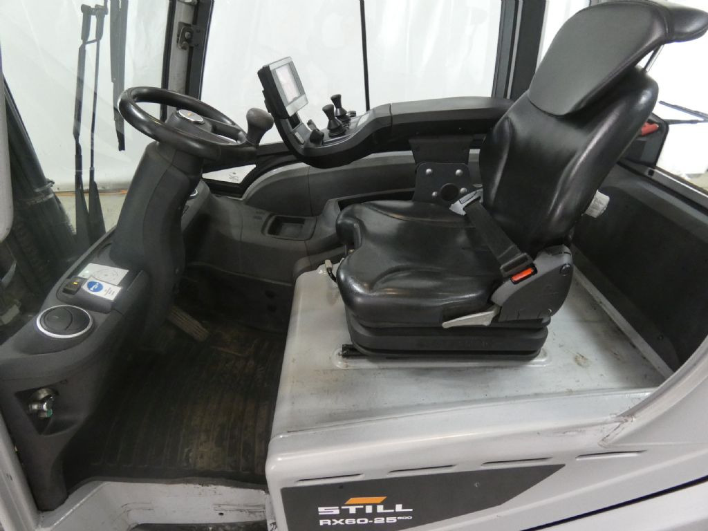 STILL RX60-25L/600 - Carretilla elevadora eléctrica: foto 3 STILL RX60-25L/600 - Carretilla elevadora eléctrica: foto 3