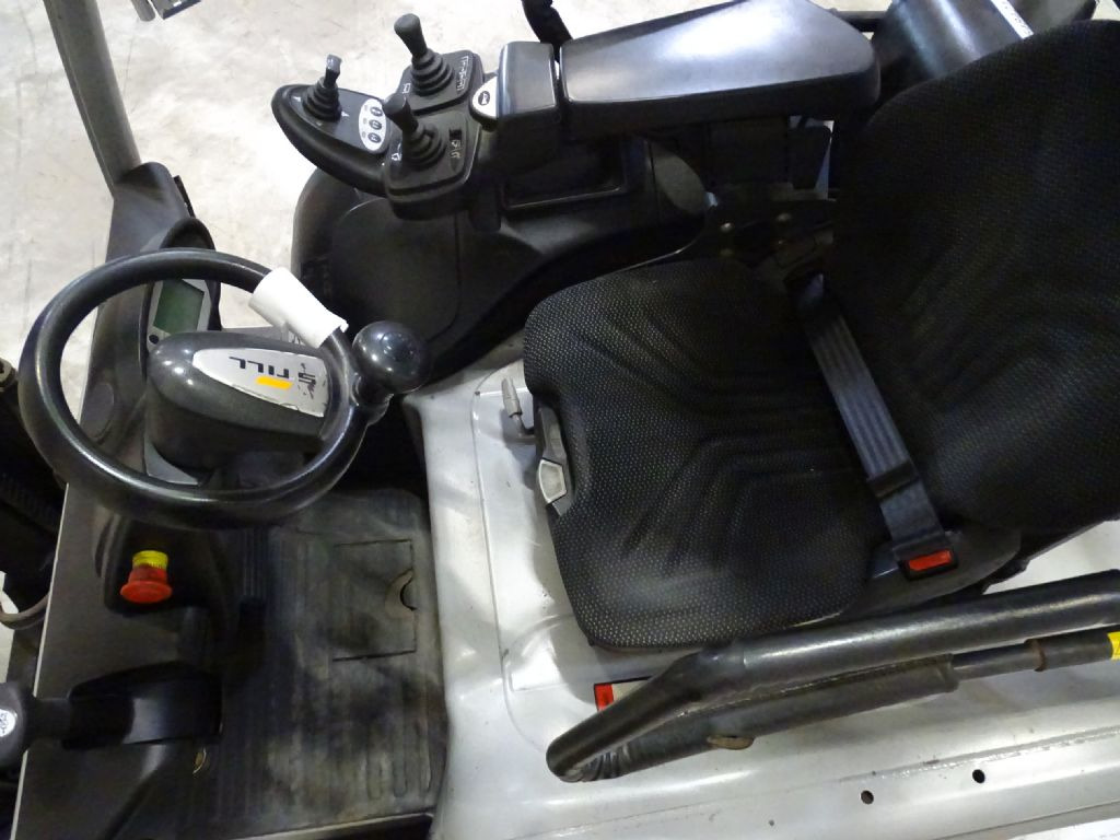 STILL RX60-30 - Carretilla elevadora eléctrica: foto 3 STILL RX60-30 - Carretilla elevadora eléctrica: foto 3