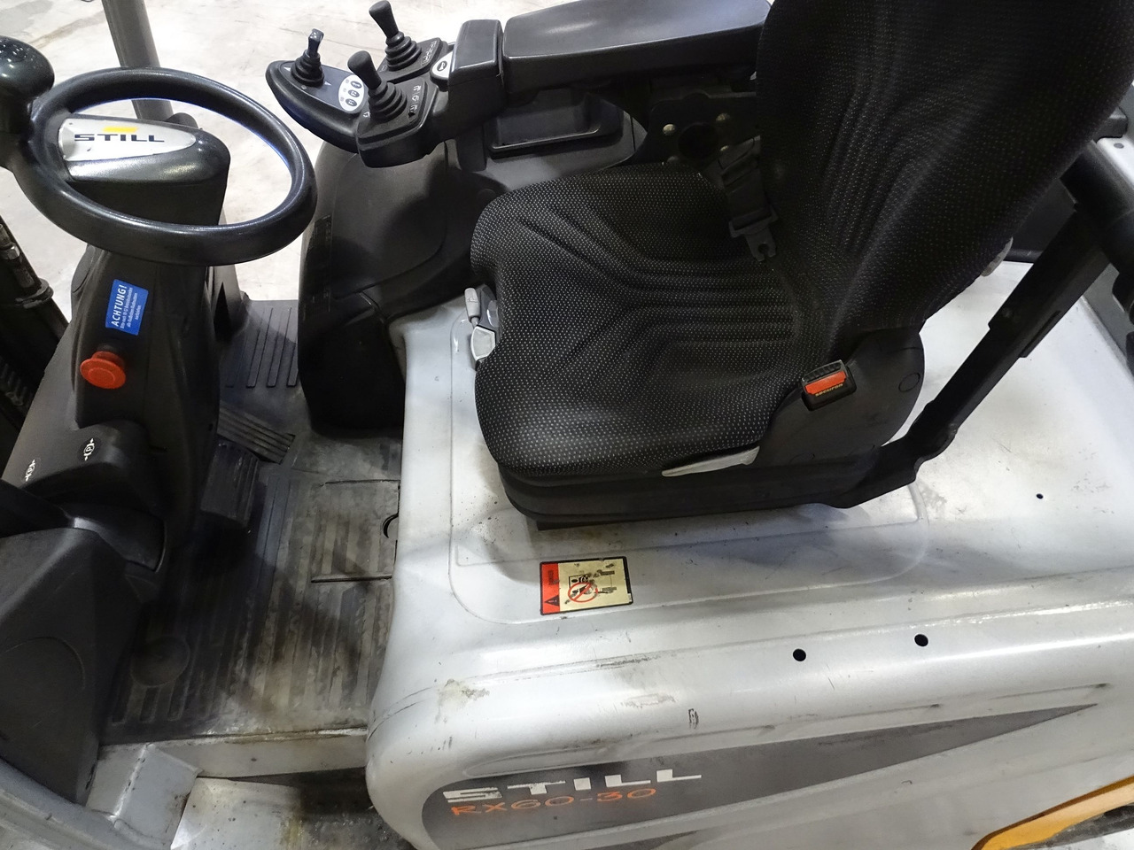 STILL RX60-30 - Carretilla elevadora eléctrica: foto 3 STILL RX60-30 - Carretilla elevadora eléctrica: foto 3