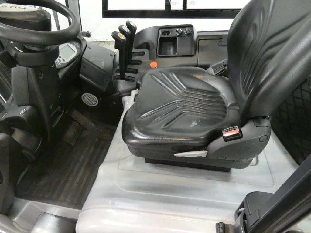 STILL RX60-30L/600 - Carretilla elevadora eléctrica: foto 3 STILL RX60-30L/600 - Carretilla elevadora eléctrica: foto 3