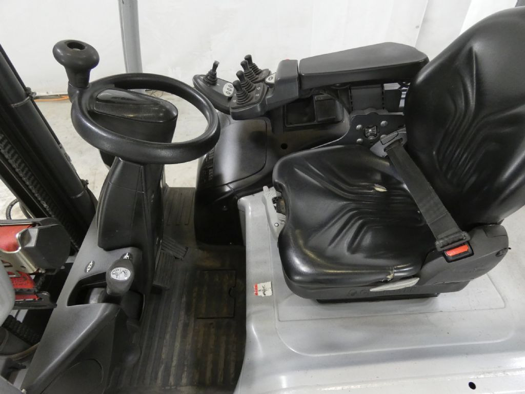 STILL RX60-30L - Carretilla elevadora eléctrica: foto 3 STILL RX60-30L - Carretilla elevadora eléctrica: foto 3