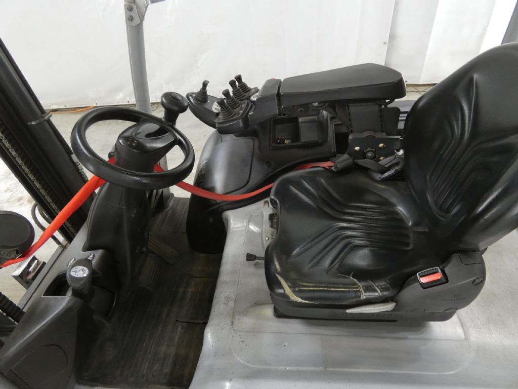 STILL RX60-30L - Carretilla elevadora eléctrica: foto 3 STILL RX60-30L - Carretilla elevadora eléctrica: foto 3