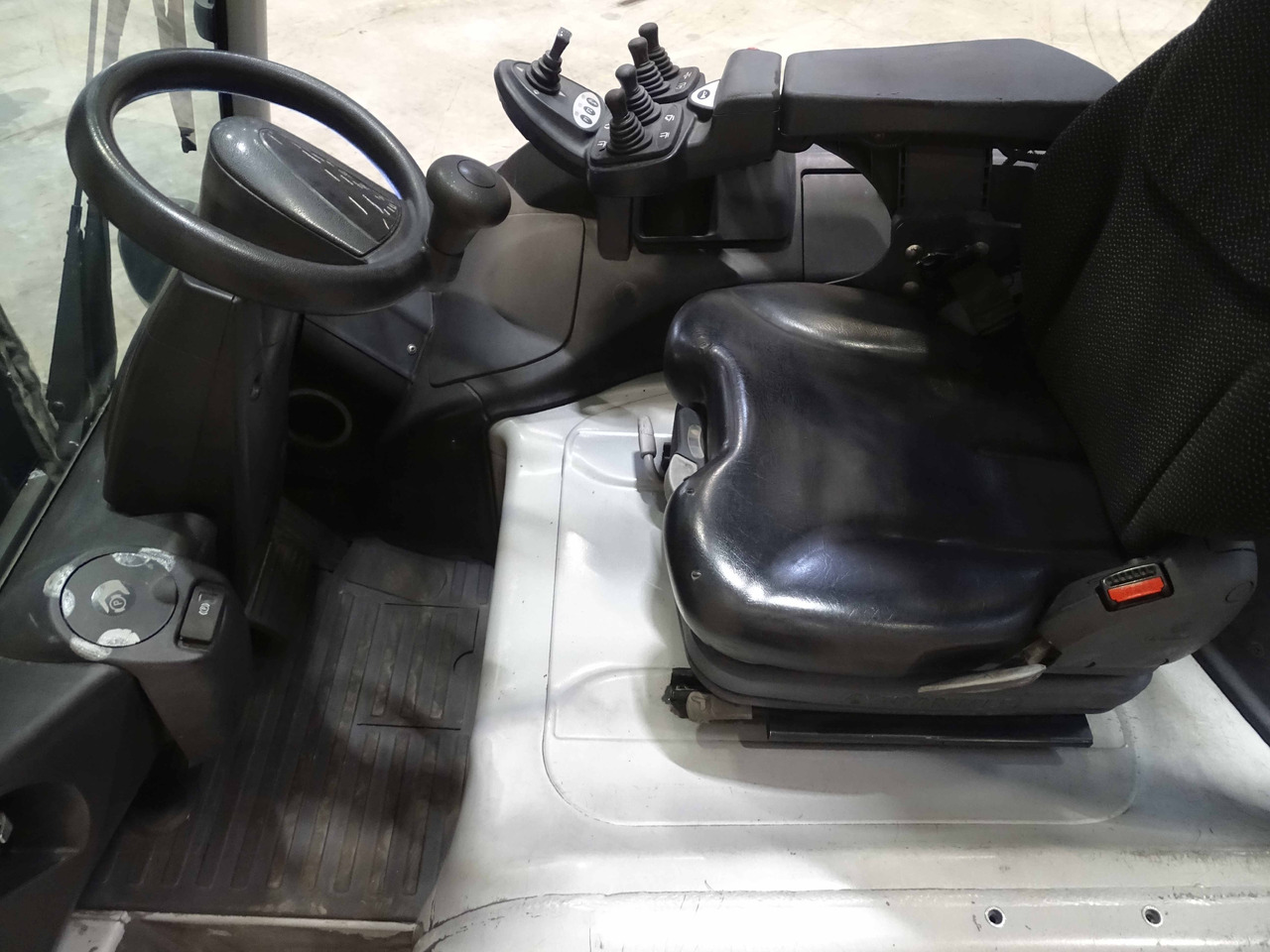 STILL RX60-50 - Carretilla elevadora eléctrica: foto 3 STILL RX60-50 - Carretilla elevadora eléctrica: foto 3