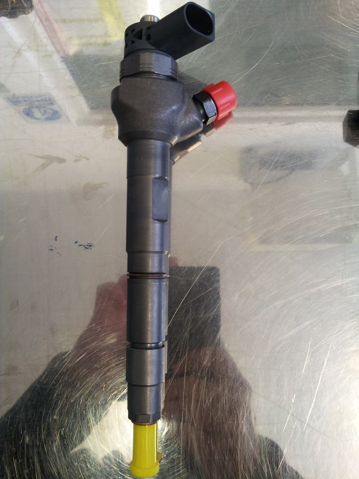 Mercedes Vito V Class A6510703187 Euro 6 0445110574 - Inyector para Furgoneta: foto 1 Mercedes Vito V Class A6510703187 Euro 6 0445110574 - Inyector para Furgoneta: foto 1