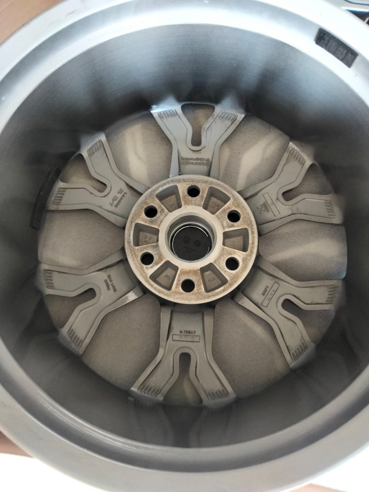 Mitsubishi Pajero L200 20 Zoll original Rims KBA50710 - Llanta para Coche: foto 5 Mitsubishi Pajero L200 20 Zoll original Rims KBA50710 - Llanta para Coche: foto 5