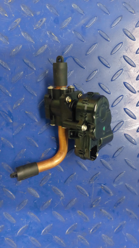 CATERPILLAR Ansamblu supapă-apă (electronic) CAT 355-0561 - Piezas de recambio para Maquinaria de construcción: foto 2 CATERPILLAR Ansamblu supapă-apă (electronic) CAT 355-0561 - Piezas de recambio para Maquinaria de construcción: foto 2