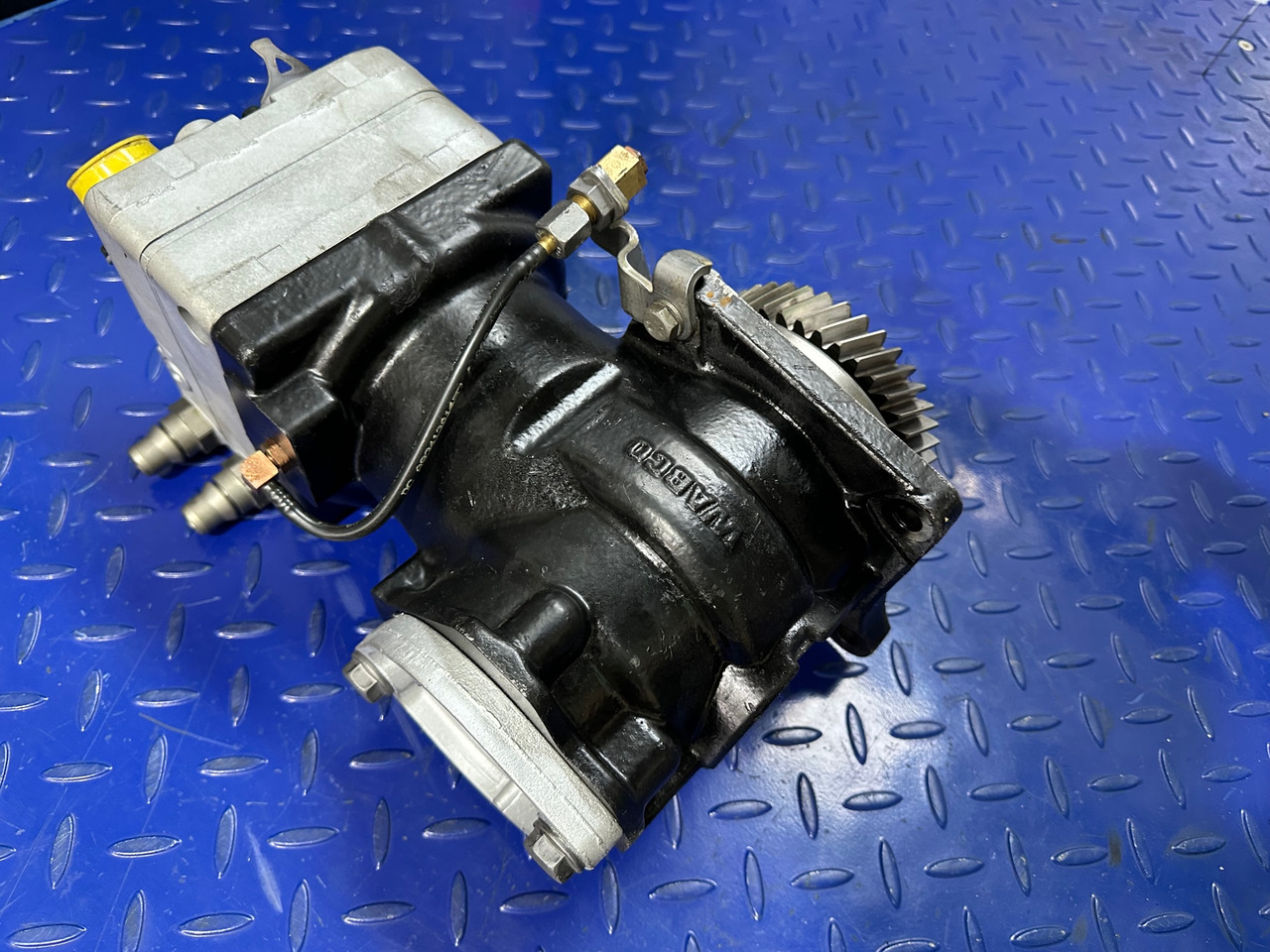 Mercedes Atego 3 Euro 6 Wabco Air Compressor A0011307615 - Piezas de recambio para Camión: foto 2 Mercedes Atego 3 Euro 6 Wabco Air Compressor A0011307615 - Piezas de recambio para Camión: foto 2