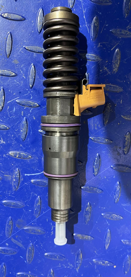 VOLVO 21582103 - Inyector: foto 1 VOLVO 21582103 - Inyector: foto 1