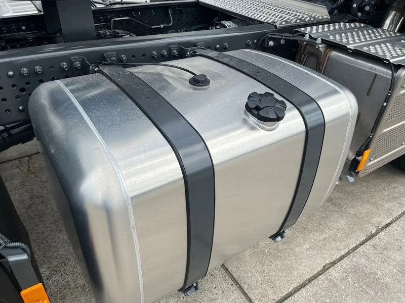 Cabeza tractora nuevo Mercedes-Benz Actros 3348 S 6x4 Tractor Head: foto 13 Cabeza tractora nuevo Mercedes-Benz Actros 3348 S 6x4 Tractor Head: foto 13