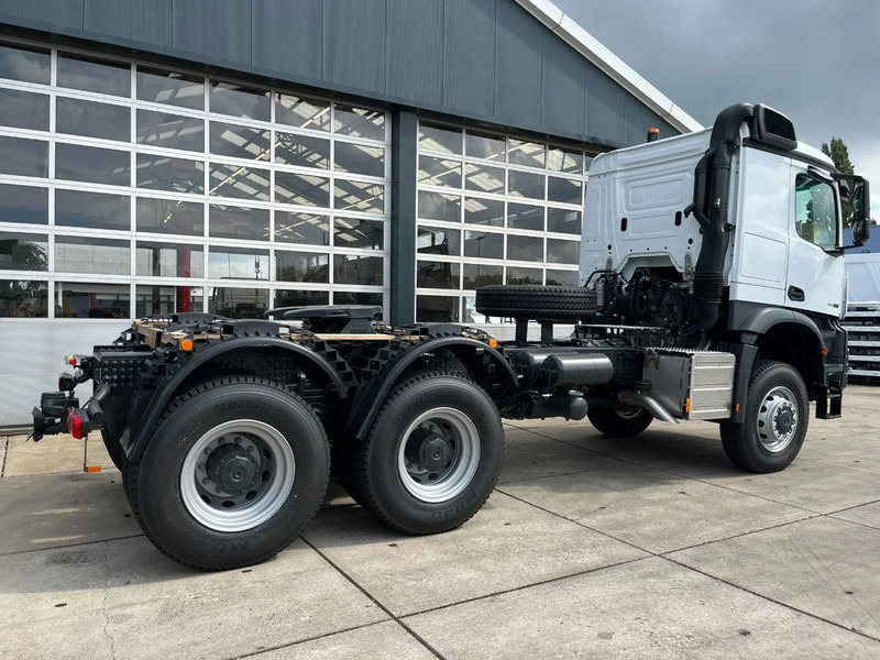 Mercedes-Benz Arocs 4058 AS 6x6 Tractor Head 180T Push Pull euro3 (Pre order) - Cabeza tractora: foto 5 Mercedes-Benz Arocs 4058 AS 6x6 Tractor Head 180T Push Pull euro3 (Pre order) - Cabeza tractora: foto 5