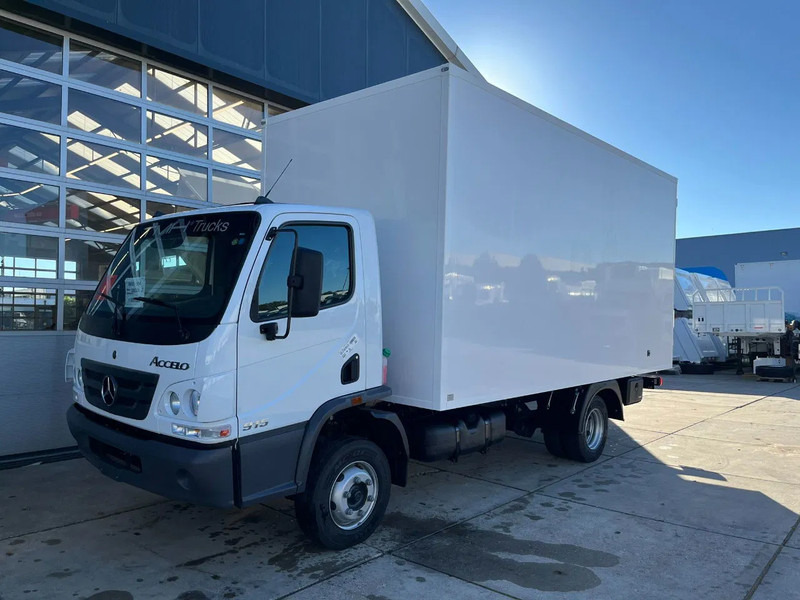 Mercedes-Benz Accelo 915 4x2 Closed Cargo Truck - Camión caja cerrada: foto 1 Mercedes-Benz Accelo 915 4x2 Closed Cargo Truck - Camión caja cerrada: foto 1