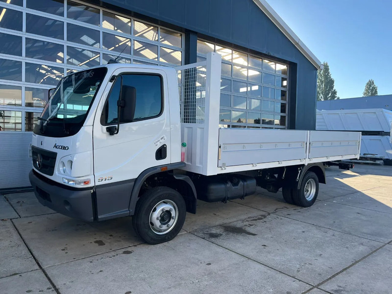 Mercedes-Benz Accelo 915 4x2 Flatbed with dropsides - Camión caja abierta: foto 1 Mercedes-Benz Accelo 915 4x2 Flatbed with dropsides - Camión caja abierta: foto 1