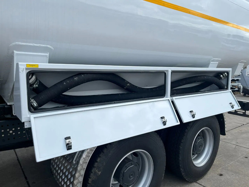 Camión cisterna nuevo Mercedes-Benz Arocs 3340 6x4 Water Tank Truck: foto 17