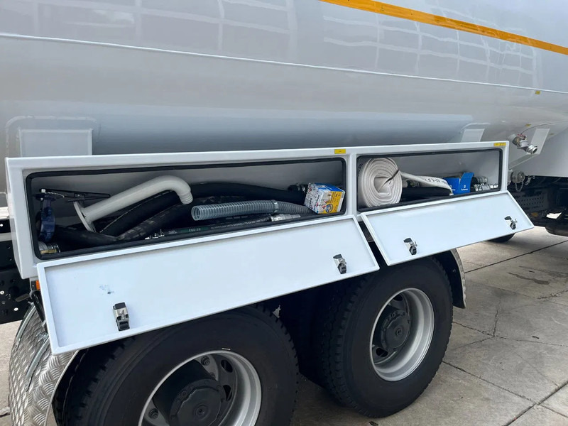 Camión cisterna nuevo Mercedes-Benz Arocs 4040 6x6 Water Tank Truck: foto 15