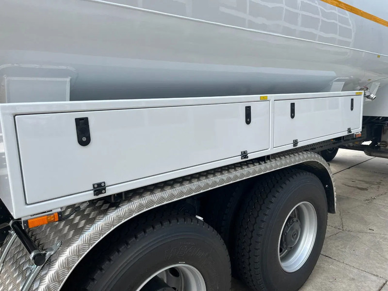 Camión cisterna nuevo Mercedes-Benz Arocs 4040 6x6 Water Tank Truck: foto 14