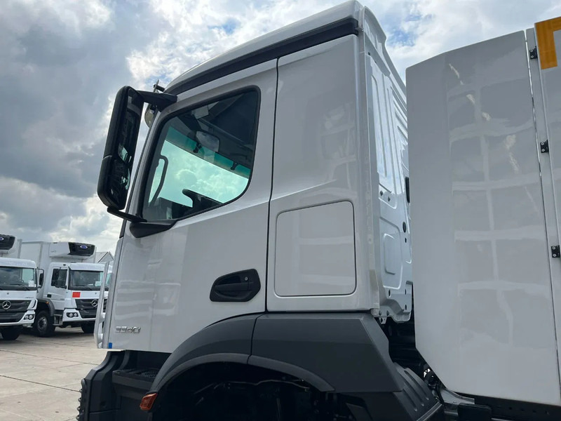 Camión cisterna nuevo Mercedes-Benz Arocs 4040 6x6 Water Tank Truck: foto 10