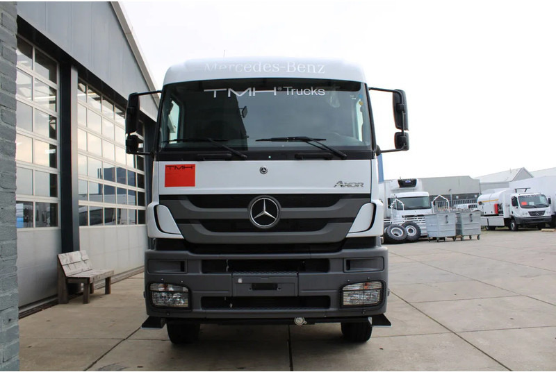 Mercedes-Benz Axor 3344 K 6x4 Tipper Truck - Camión volquete: foto 5 Mercedes-Benz Axor 3344 K 6x4 Tipper Truck - Camión volquete: foto 5