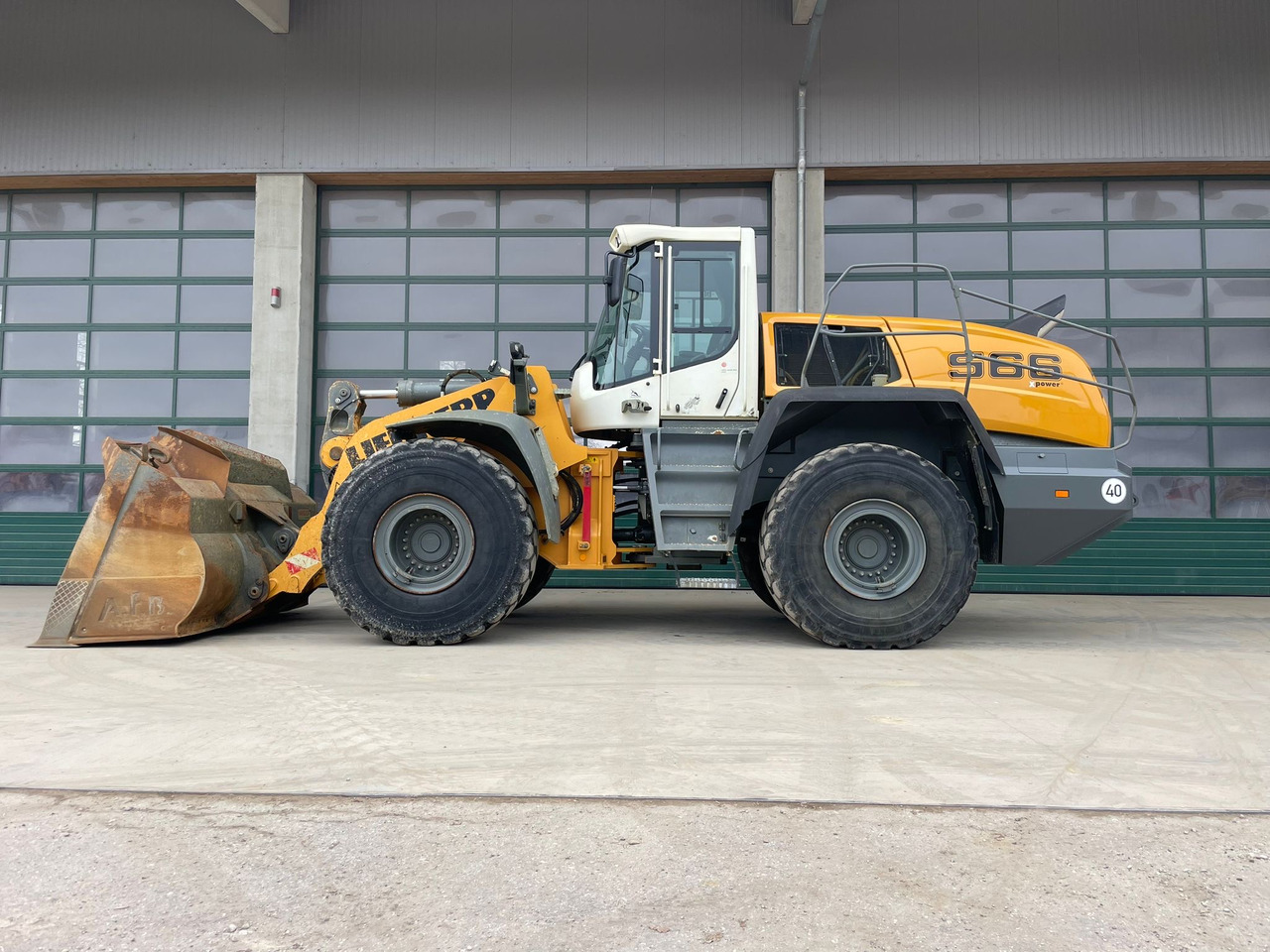 Liebherr L566 - Cargadora de ruedas: foto 1 Liebherr L566 - Cargadora de ruedas: foto 1