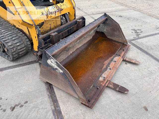 Minicargadora Cat 257D: foto 10