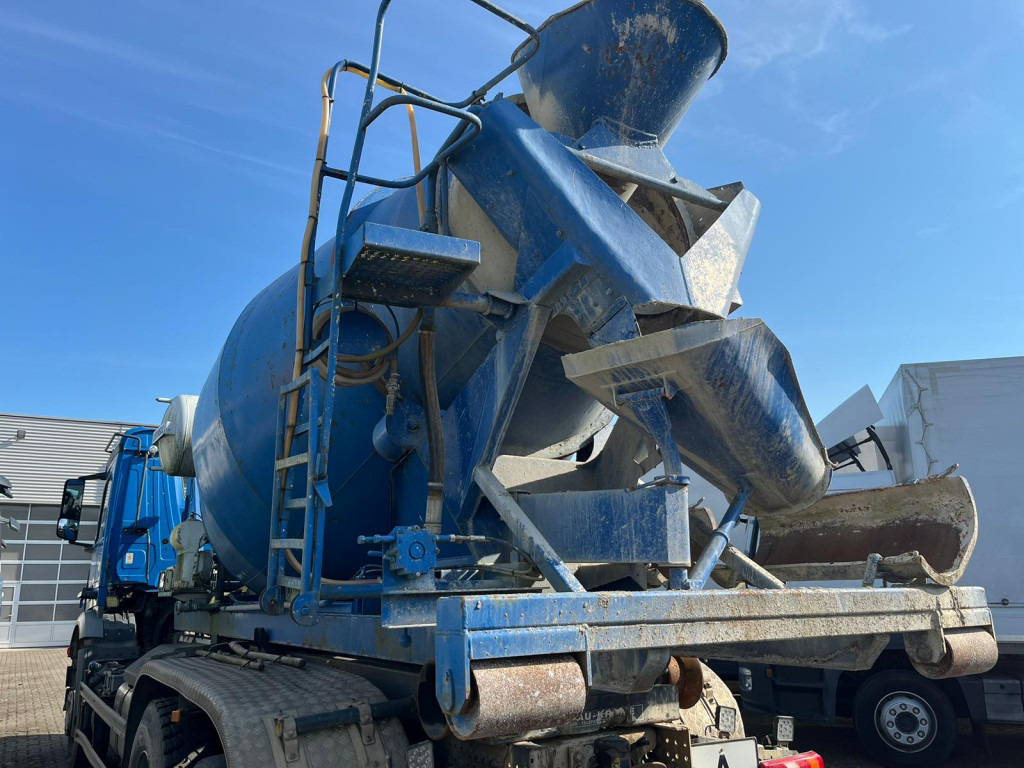 Abrollcontainer Betonmischaufbau mit sep. Motor - Camión multibasculante: foto 2 Abrollcontainer Betonmischaufbau mit sep. Motor - Camión multibasculante: foto 2