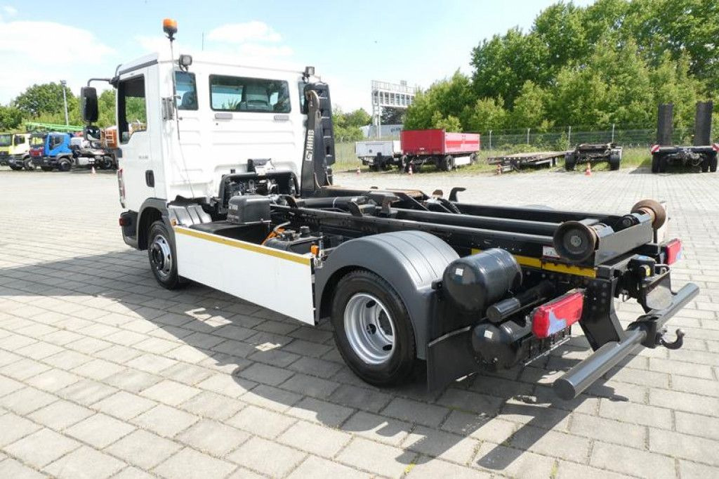 MAN TG-L 8.180 Abrollkipper - Camión multibasculante: foto 3 MAN TG-L 8.180 Abrollkipper - Camión multibasculante: foto 3