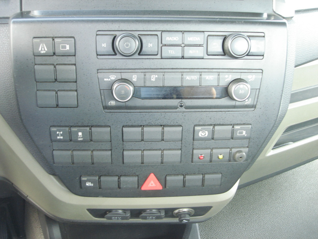 MAN TG-M 15.250 BL Abrollkipper - Camión multibasculante: foto 4 MAN TG-M 15.250 BL Abrollkipper - Camión multibasculante: foto 4