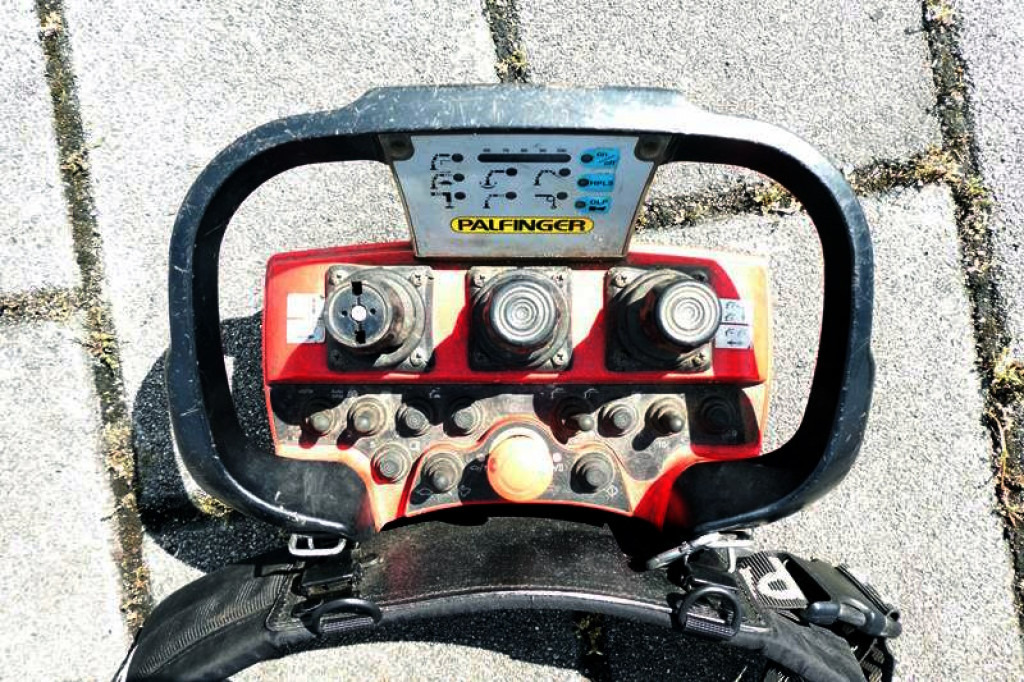 MAN TG-S 26.440 6x4 Pritsche Heckkran PK 27002+Funk - Camión caja abierta, Camión grúa: foto 3 MAN TG-S 26.440 6x4 Pritsche Heckkran PK 27002+Funk - Camión caja abierta, Camión grúa: foto 3