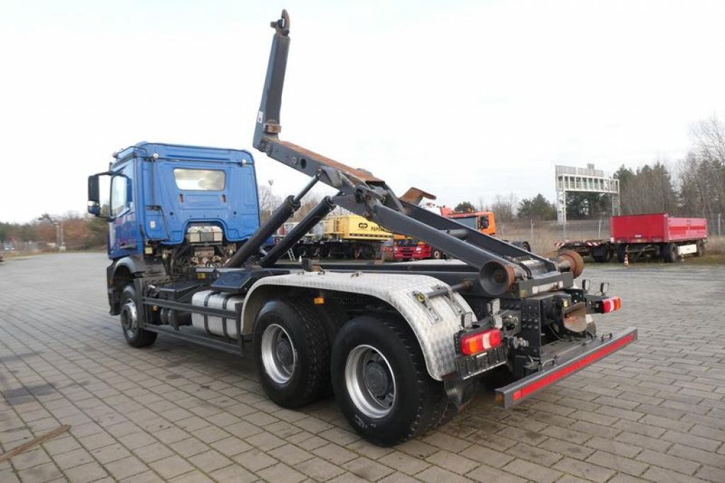 Mercedes-Benz Arocs 2645 K 6x4 Abrollkipper Meiller deutsch to - Camión multibasculante: foto 4 Mercedes-Benz Arocs 2645 K 6x4 Abrollkipper Meiller deutsch to - Camión multibasculante: foto 4