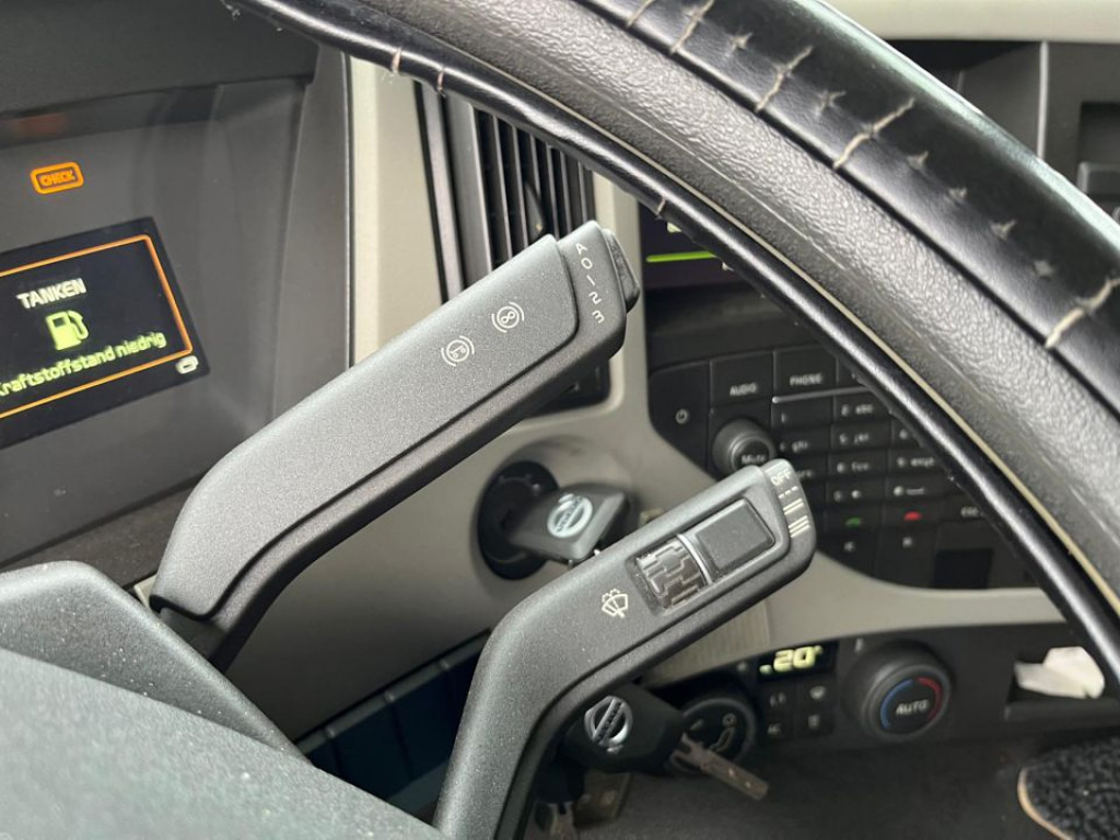 Camión caja abierta, Camión grúa VOLVO (S) Truck FM 420 6x2 Pritsche Heckkran 27m t,Funk,Jib ,E6: foto 13 Camión caja abierta, Camión grúa VOLVO (S) Truck FM 420 6x2 Pritsche Heckkran 27m t,Funk,Jib ,E6: foto 13