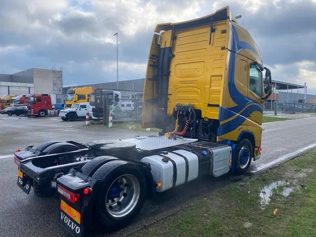 Volvo FH 13.460 trekker, met XL cabine, special paint en incl parc cool, fridge, - Cabeza tractora: foto 4 Volvo FH 13.460 trekker, met XL cabine, special paint en incl parc cool, fridge, - Cabeza tractora: foto 4