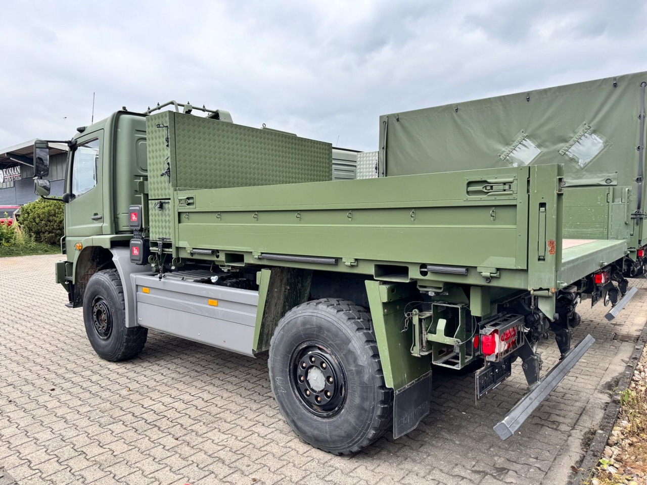 Mercedes-Benz 1018 Atego 4x4 Allrad   Camper Expedition - Camión portacontenedore/ Intercambiable: foto 3 Mercedes-Benz 1018 Atego 4x4 Allrad   Camper Expedition - Camión portacontenedore/ Intercambiable: foto 3