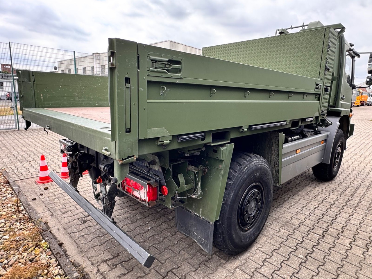 Mercedes-Benz 1018 Atego 4x4 Allrad   Camper Expedition - Camión portacontenedore/ Intercambiable: foto 4 Mercedes-Benz 1018 Atego 4x4 Allrad   Camper Expedition - Camión portacontenedore/ Intercambiable: foto 4