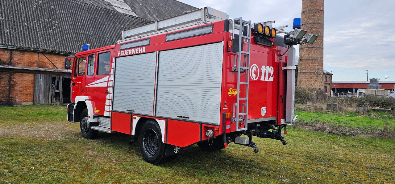 MAN Feuerwehr Löschfahrzeug 14.264 Autobomba - Camión: foto 3 MAN Feuerwehr Löschfahrzeug 14.264 Autobomba - Camión: foto 3