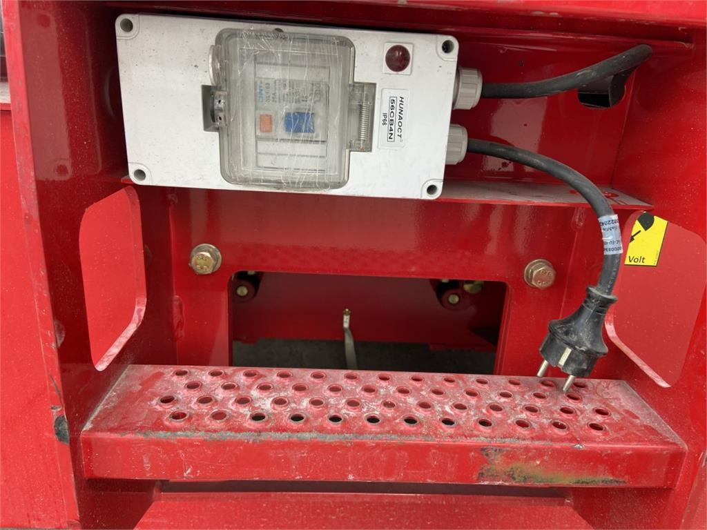 Magni ES1612ACP (7896) - Plataforma de tijeras: foto 4 Magni ES1612ACP (7896) - Plataforma de tijeras: foto 4