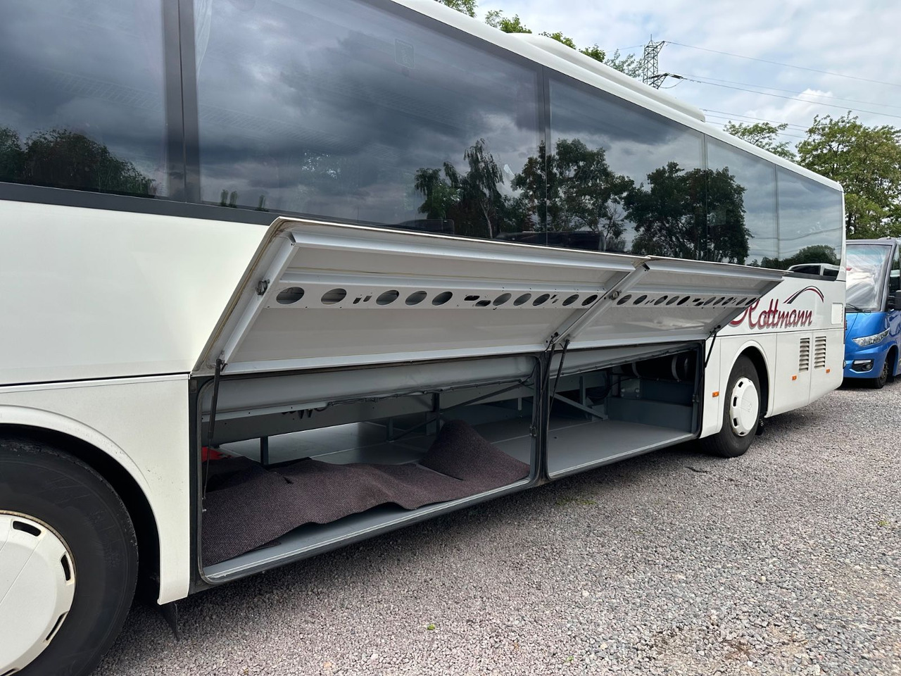 Setra S 415 UL Business (54 SchlafSitze*Klima)UL-GT - Autobús suburbano: foto 4 Setra S 415 UL Business (54 SchlafSitze*Klima)UL-GT - Autobús suburbano: foto 4