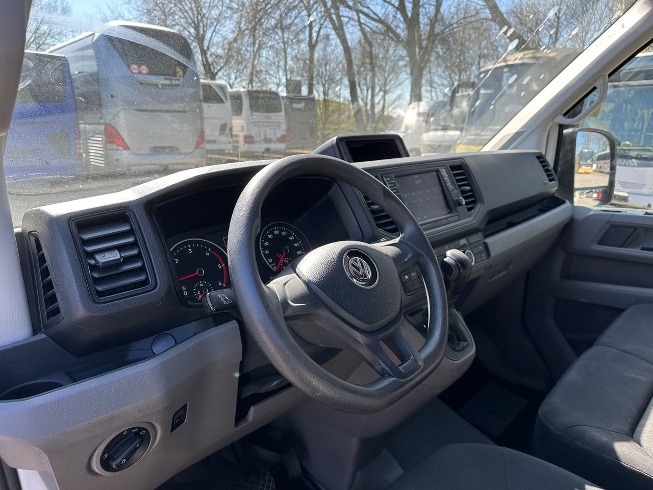 Volkswagen Crafter 2.0 TDi Transporter (PDC+Cam.*AC*Autom.) - Furgoneta de pasajeros: foto 4 Volkswagen Crafter 2.0 TDi Transporter (PDC+Cam.*AC*Autom.) - Furgoneta de pasajeros: foto 4